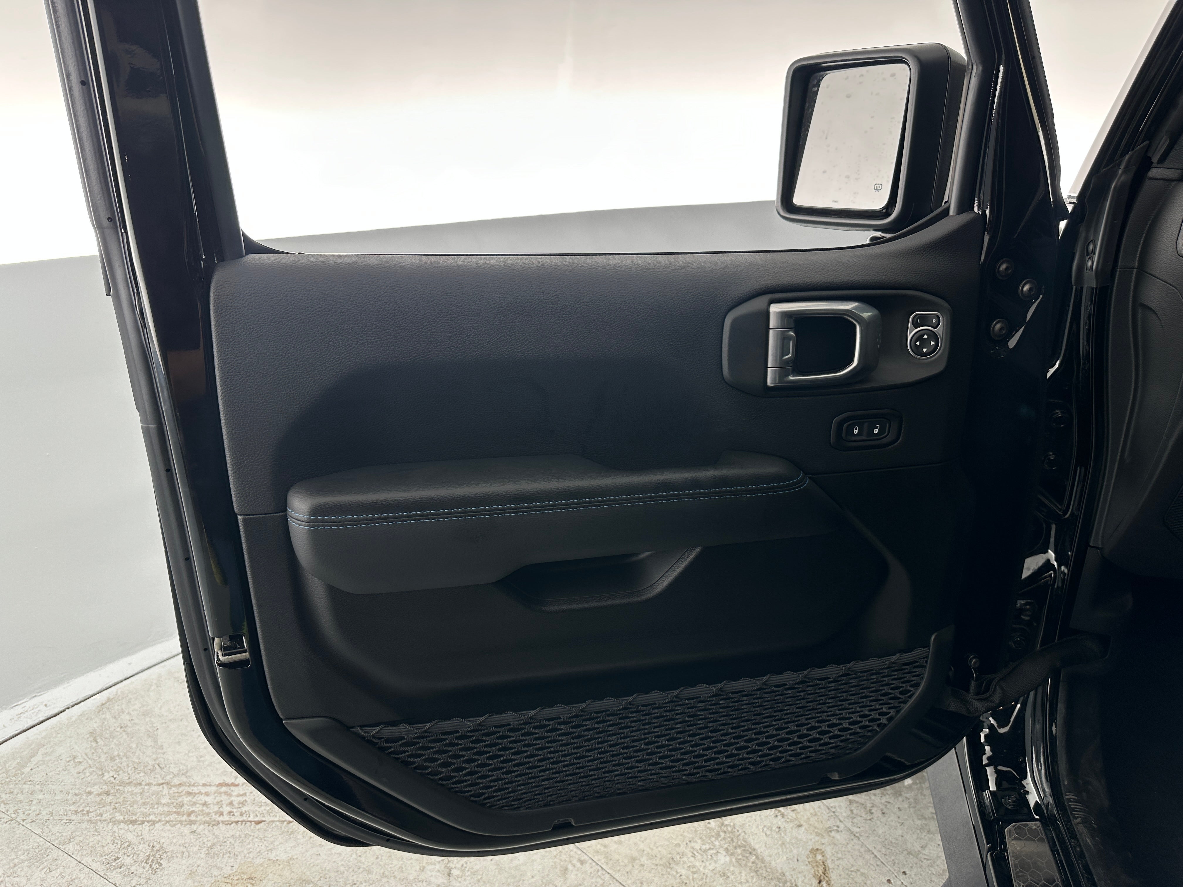 jeep wrangler 4xe 2023 1C4JJXR64PW524356 image jeep wrangler 4xe 2023 1C4JJXR64PW524356 image